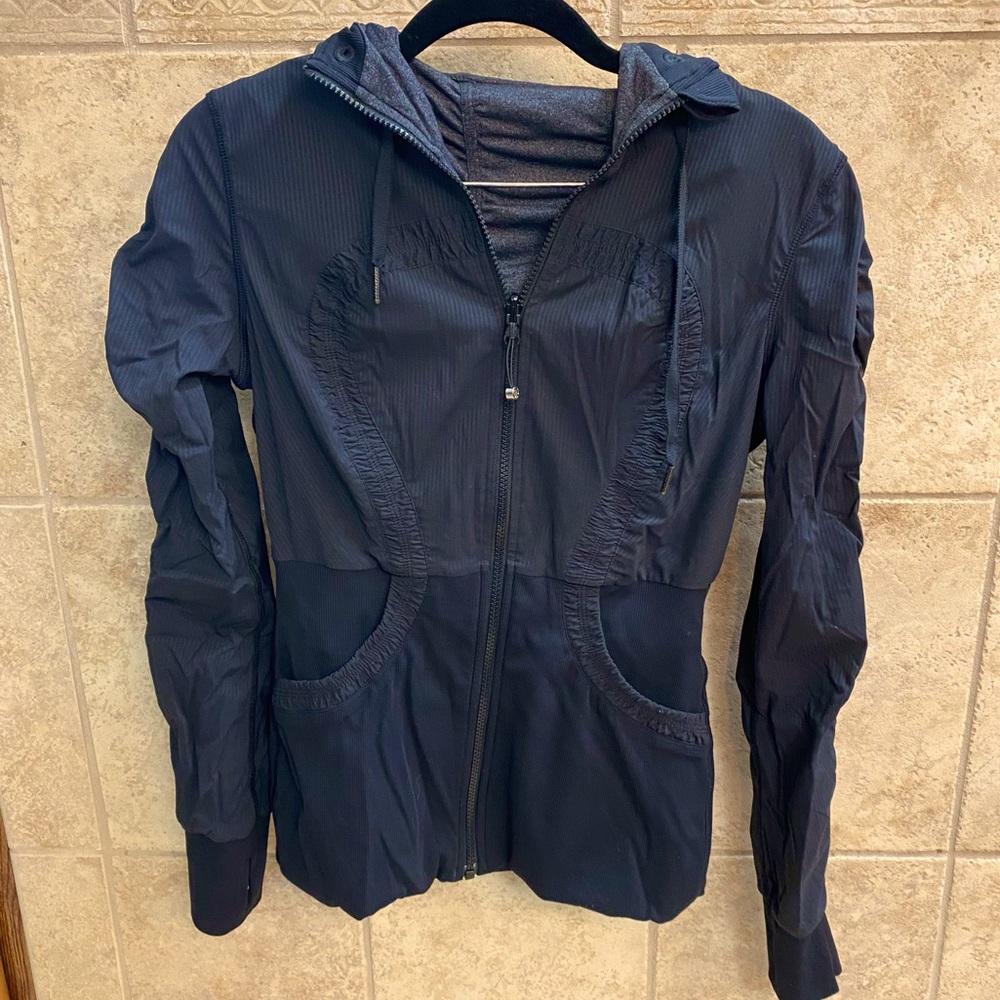 Black Lululemon reversible jacket